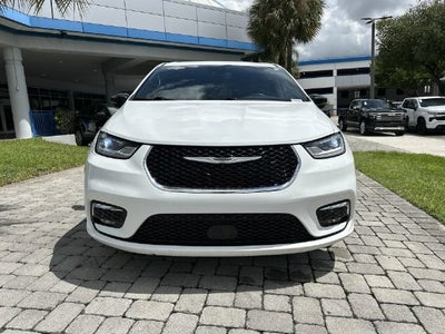 2024 Chrysler Pacifica Touring