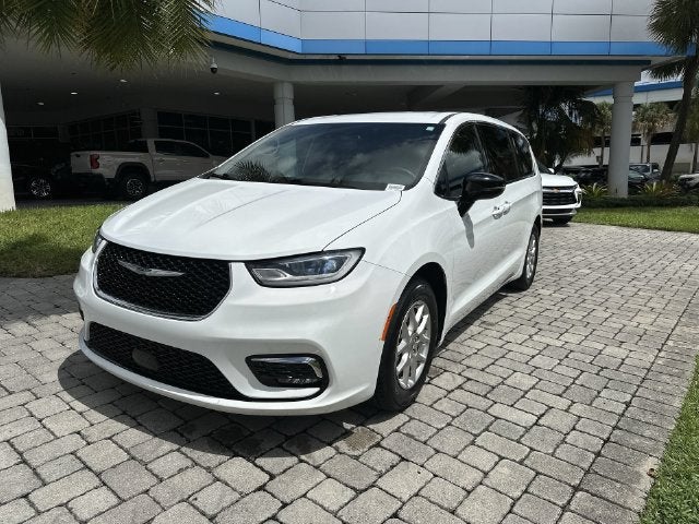 2024 Chrysler Pacifica Touring