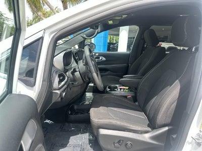2024 Chrysler Pacifica Touring