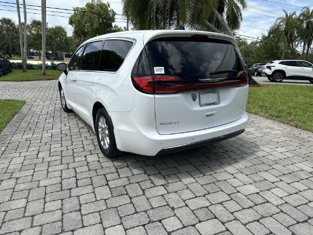 2024 Chrysler Pacifica Touring