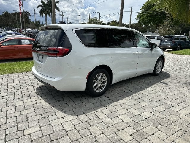 2024 Chrysler Pacifica Touring