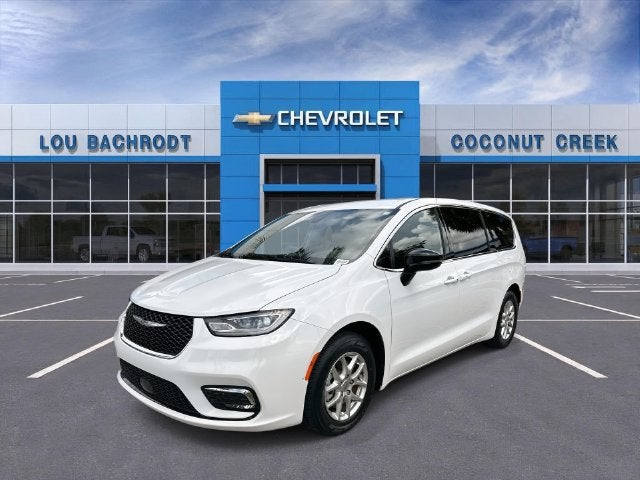 2024 Chrysler Pacifica Touring