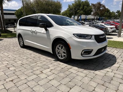 2024 Chrysler Pacifica Touring
