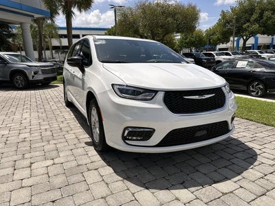 2024 Chrysler Pacifica Touring