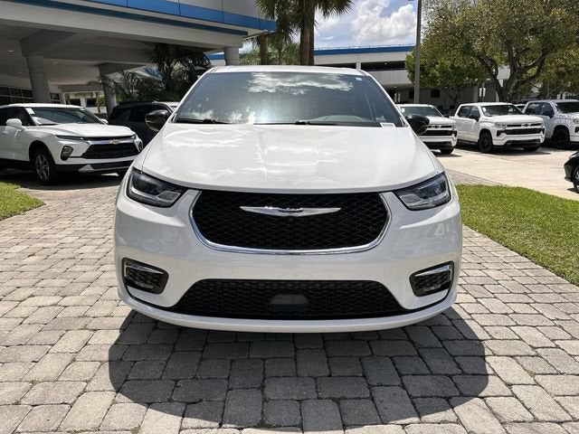 2024 Chrysler Pacifica Touring