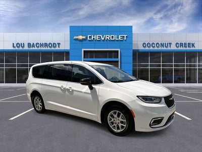 2024 Chrysler Pacifica Touring