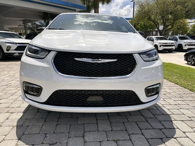 2024 Chrysler Pacifica Touring