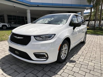 2024 Chrysler Pacifica Touring