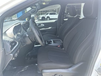 2024 Chrysler Pacifica Touring