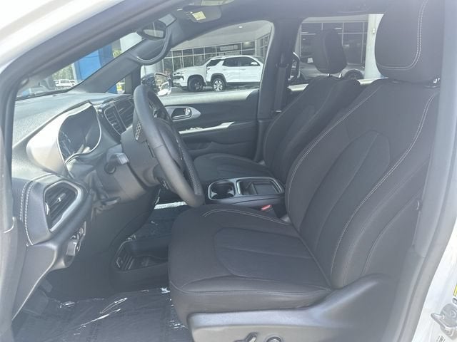 2024 Chrysler Pacifica Touring
