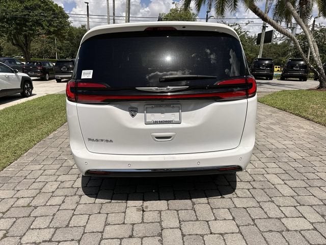 2024 Chrysler Pacifica Touring