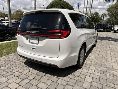 2024 Chrysler Pacifica Touring