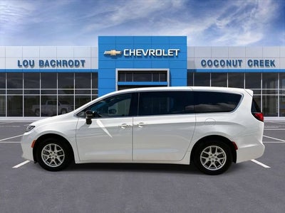 2024 Chrysler Pacifica Touring