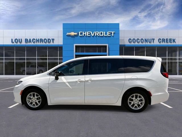 2024 Chrysler Pacifica Touring