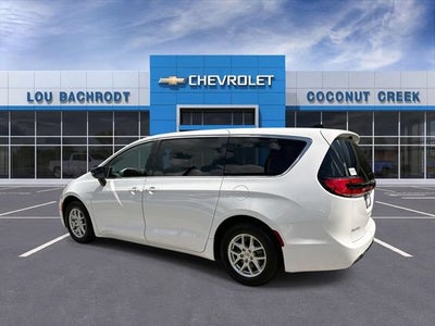 2024 Chrysler Pacifica Touring
