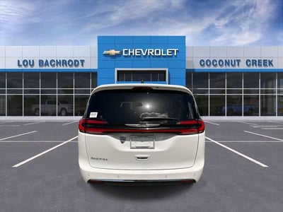 2024 Chrysler Pacifica Touring