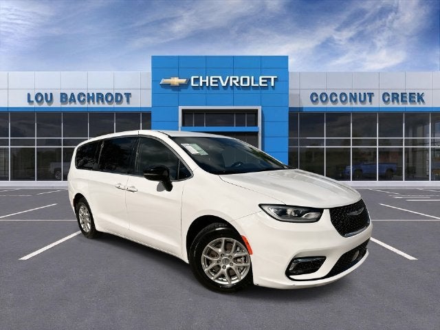 2024 Chrysler Pacifica Touring