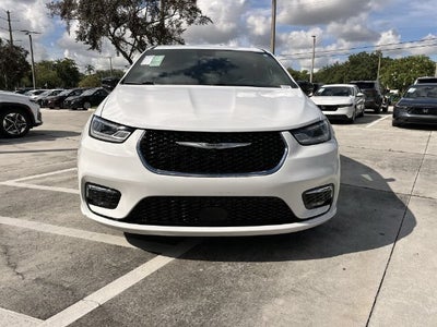 2024 Chrysler Pacifica Touring