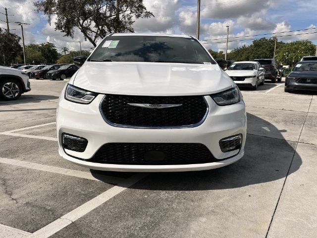 2024 Chrysler Pacifica Touring