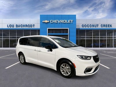 2024 Chrysler Pacifica Touring