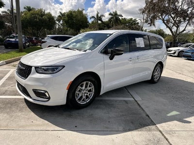 2024 Chrysler Pacifica Touring