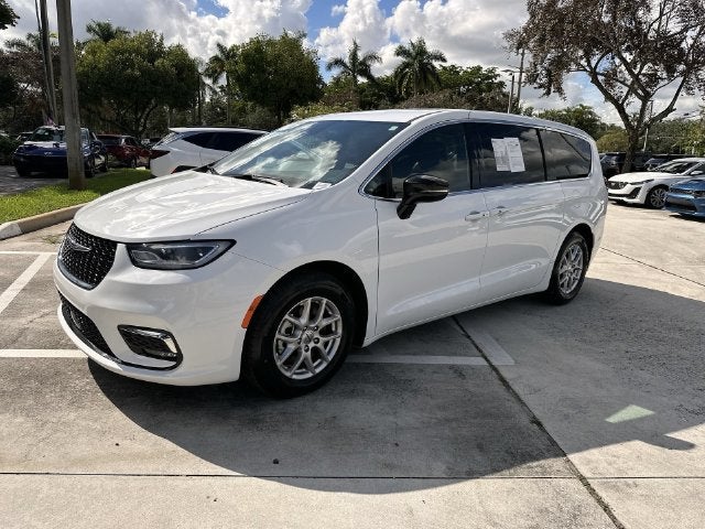2024 Chrysler Pacifica Touring