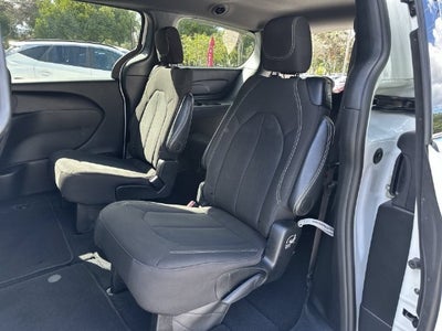 2024 Chrysler Pacifica Touring
