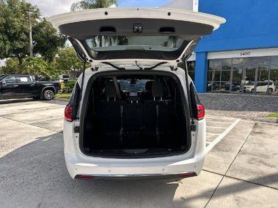 2024 Chrysler Pacifica Touring
