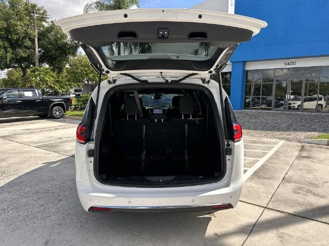 2024 Chrysler Pacifica Touring