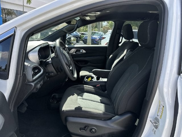 2024 Chrysler Pacifica Touring