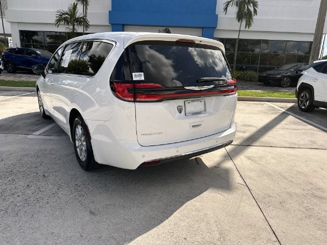 2024 Chrysler Pacifica Touring