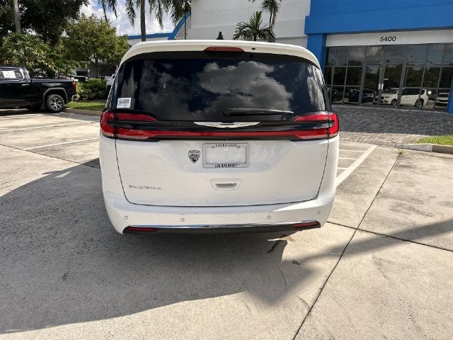 2024 Chrysler Pacifica Touring