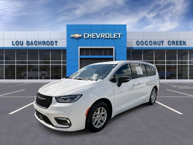 2024 Chrysler Pacifica Touring