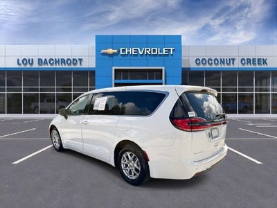 2024 Chrysler Pacifica Touring