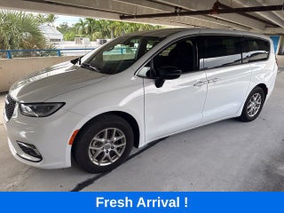 2024 Chrysler Pacifica Touring