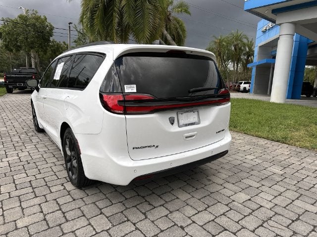 2025 Chrysler Pacifica Limited