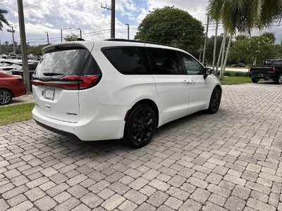 2025 Chrysler Pacifica Limited