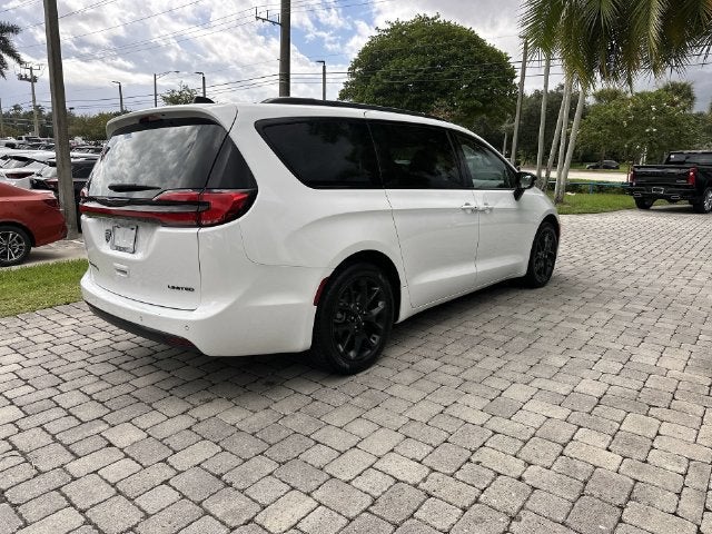 2025 Chrysler Pacifica Limited