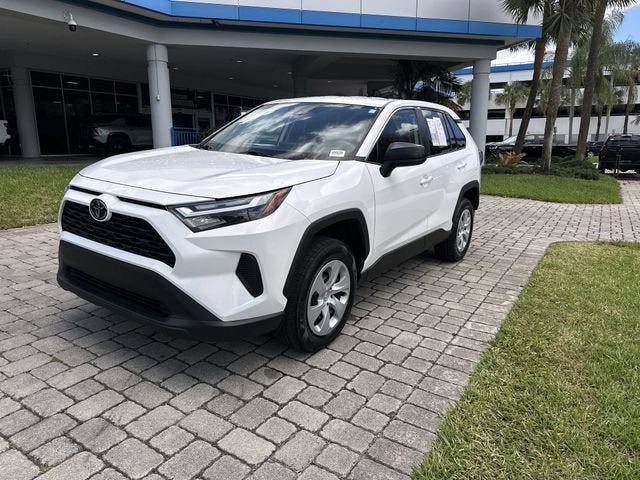 2024 Toyota RAV4 LE