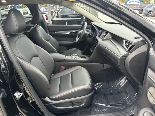 2023 INFINITI QX50 LUXE