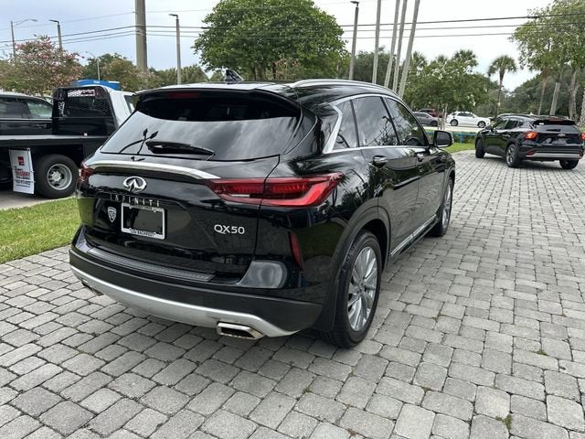 2023 INFINITI QX50 LUXE