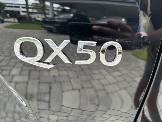 2023 INFINITI QX50 LUXE