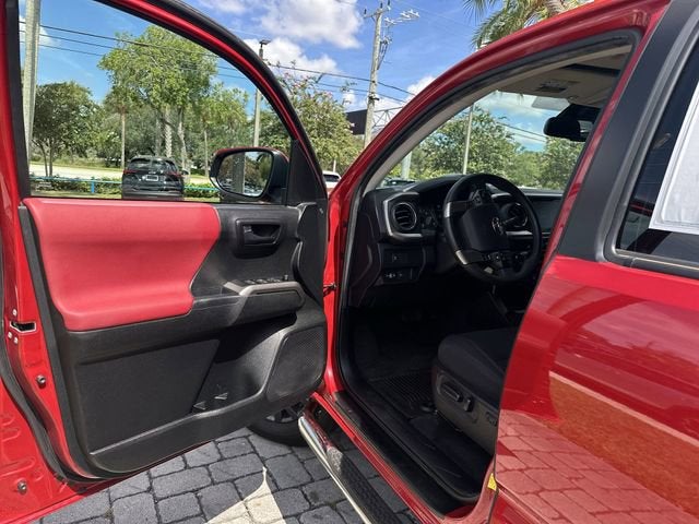 2022 Toyota Tacoma 4WD SR