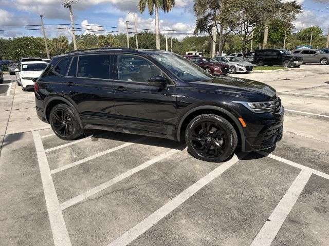 2023 Volkswagen Tiguan SE R-Line Black