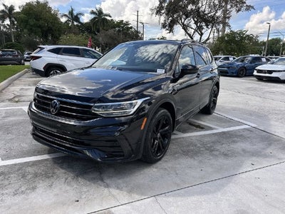 2023 Volkswagen Tiguan SE R-Line Black