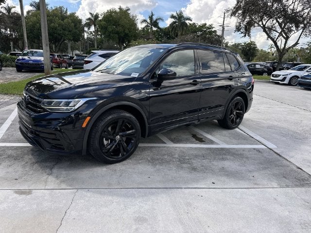 2023 Volkswagen Tiguan SE R-Line Black