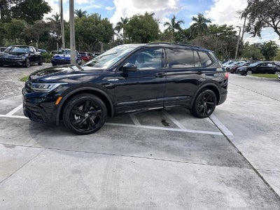 2023 Volkswagen Tiguan SE R-Line Black