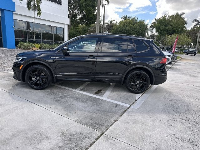2023 Volkswagen Tiguan SE R-Line Black