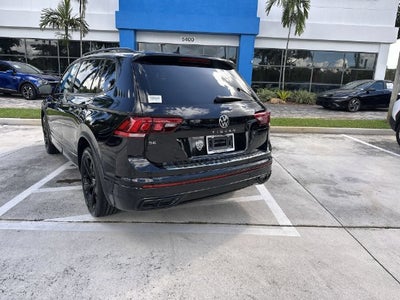 2023 Volkswagen Tiguan SE R-Line Black