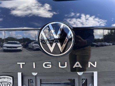 2023 Volkswagen Tiguan SE R-Line Black